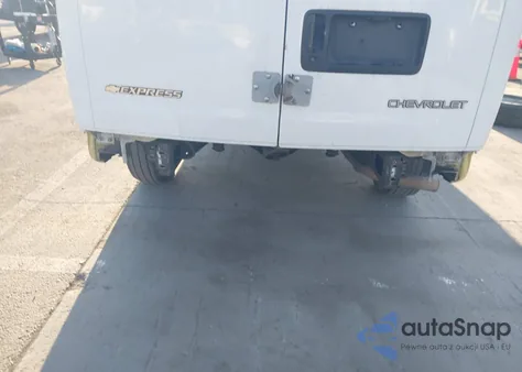 2005 Chevrolet Express z USA, uszkodzony, nr VIN 1GCGG25U551122288